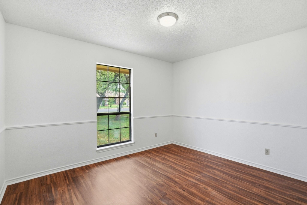 306 Woodstone Dr - Photo 24