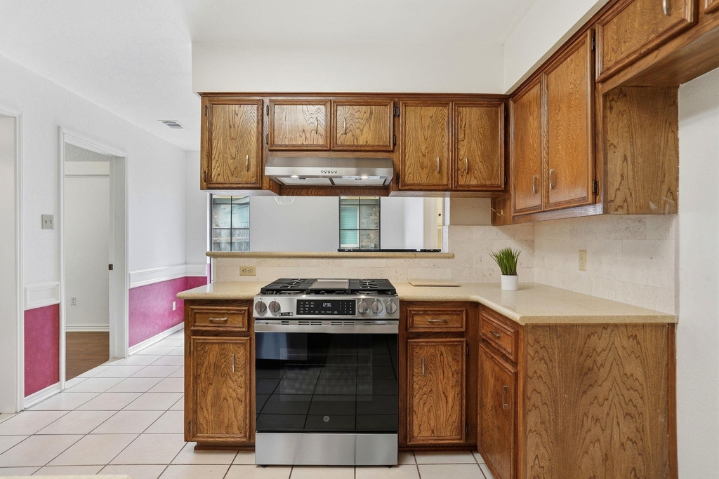 306 Woodstone Dr - Photo 13