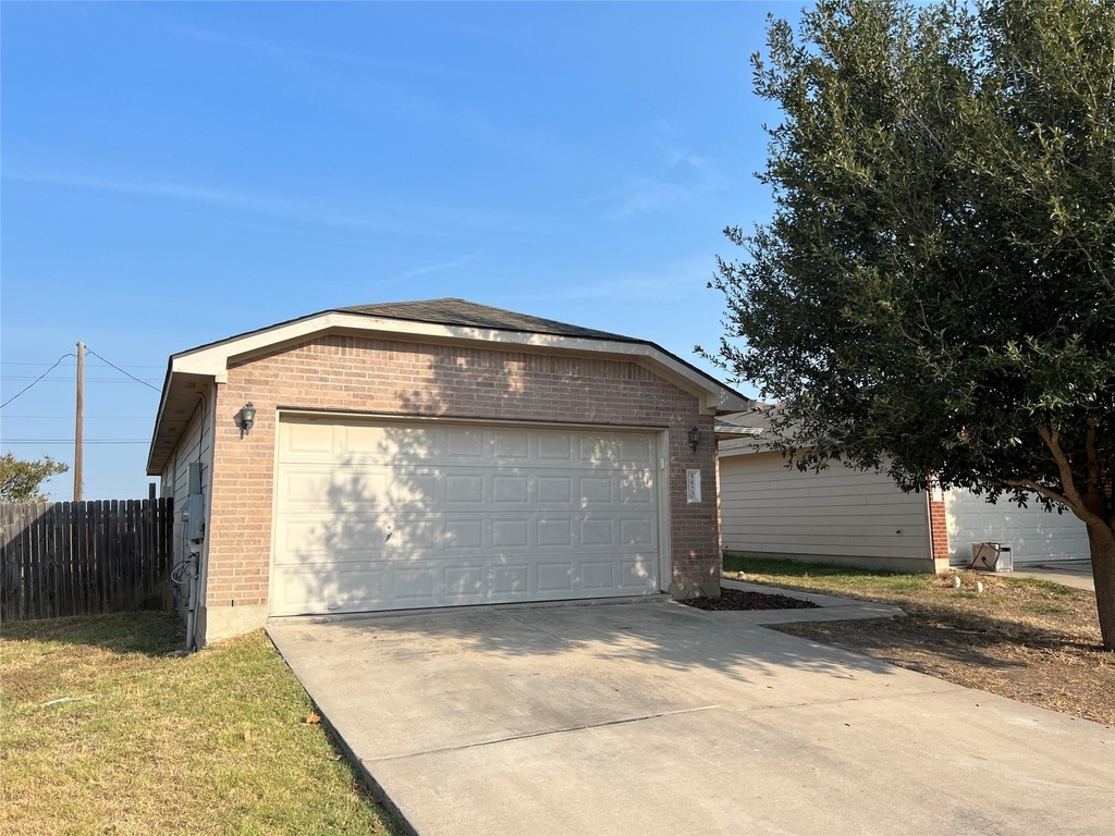 5820 Angel Dr - Photo 1