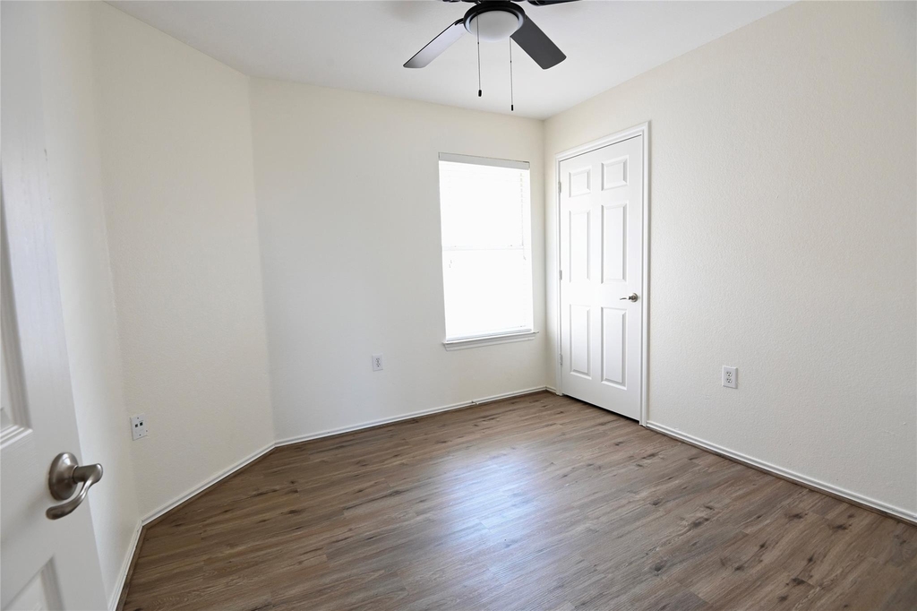 5820 Angel Dr - Photo 9