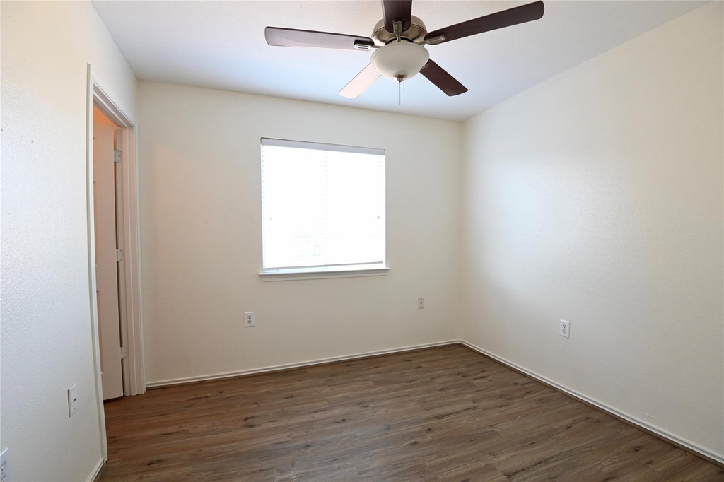 5820 Angel Dr - Photo 11