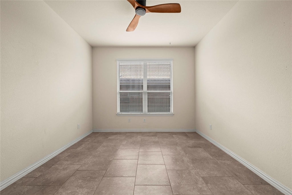 3665 Bainbridge St - Photo 19