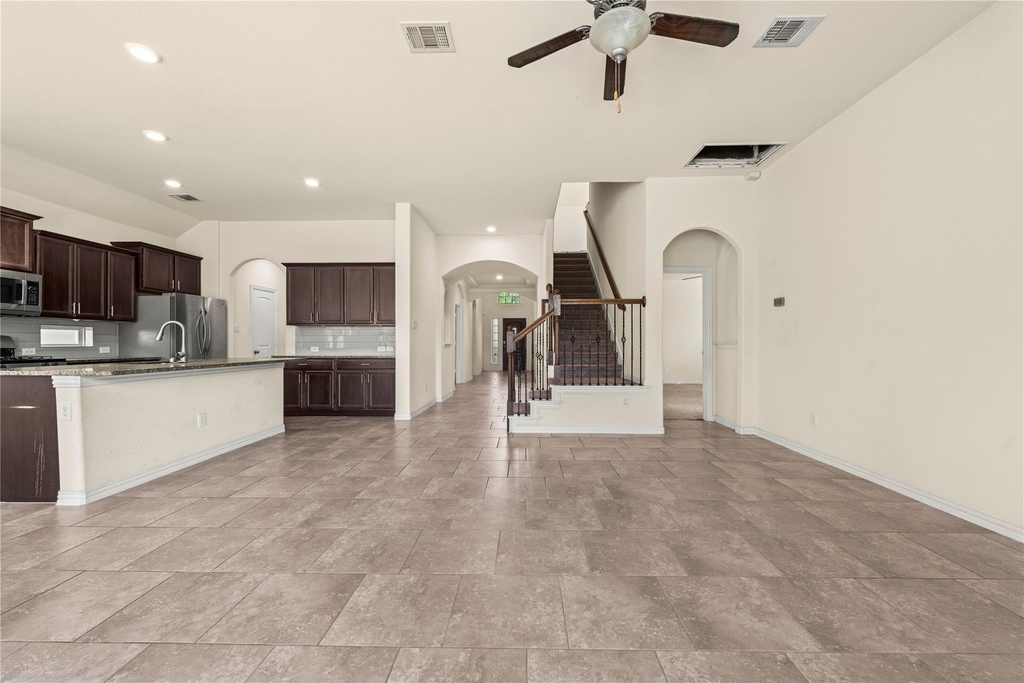 3665 Bainbridge St - Photo 17