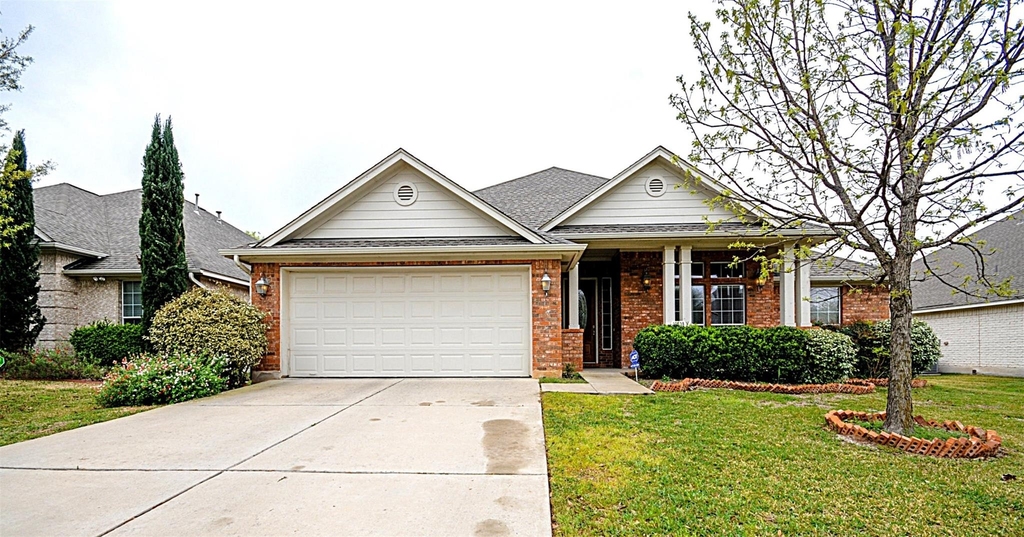 10028 Lisi Anne Dr - Photo 0