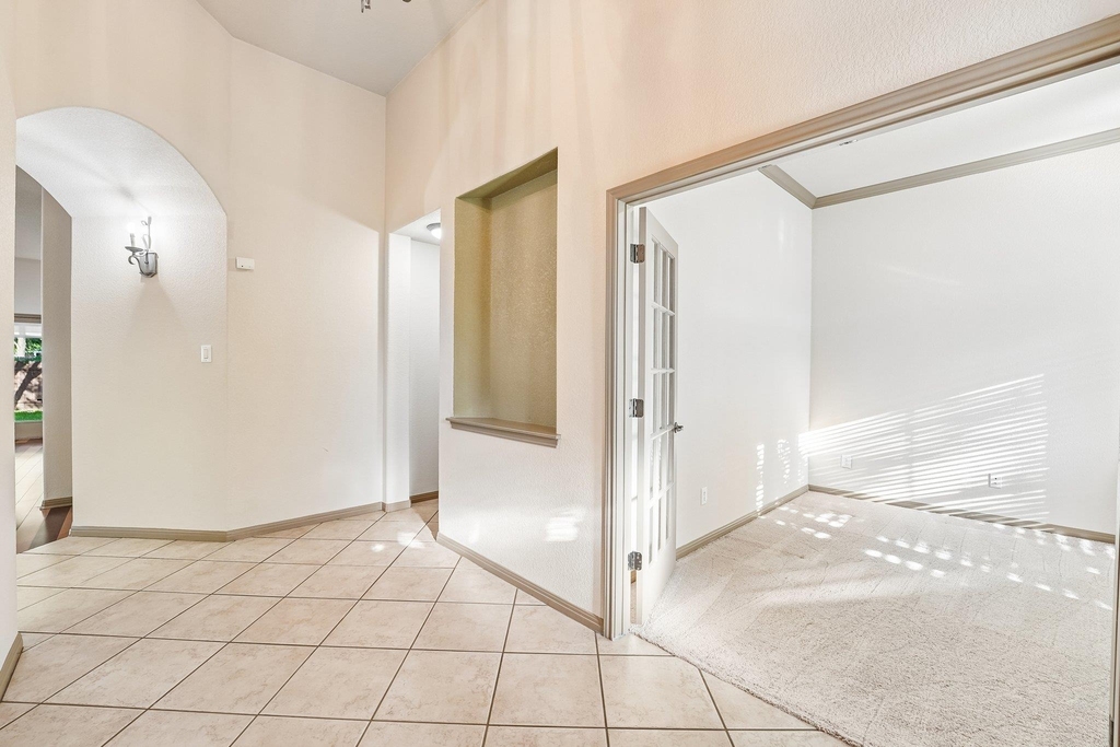 10028 Lisi Anne Dr - Photo 5