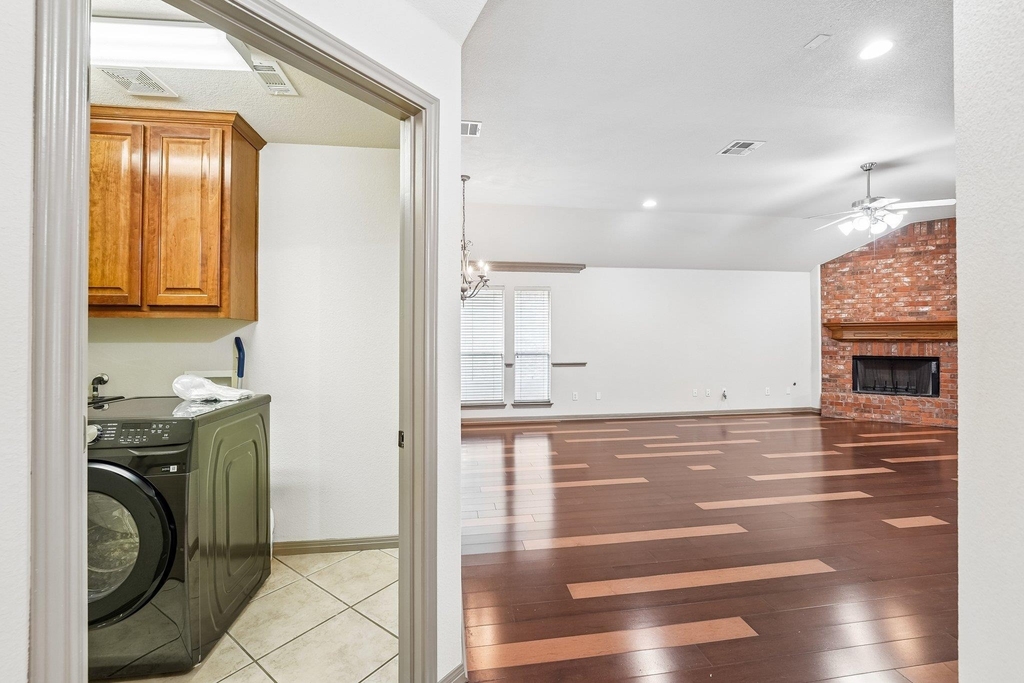 10028 Lisi Anne Dr - Photo 6