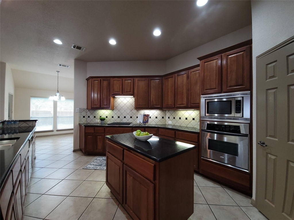 10028 Lisi Anne Dr - Photo 13