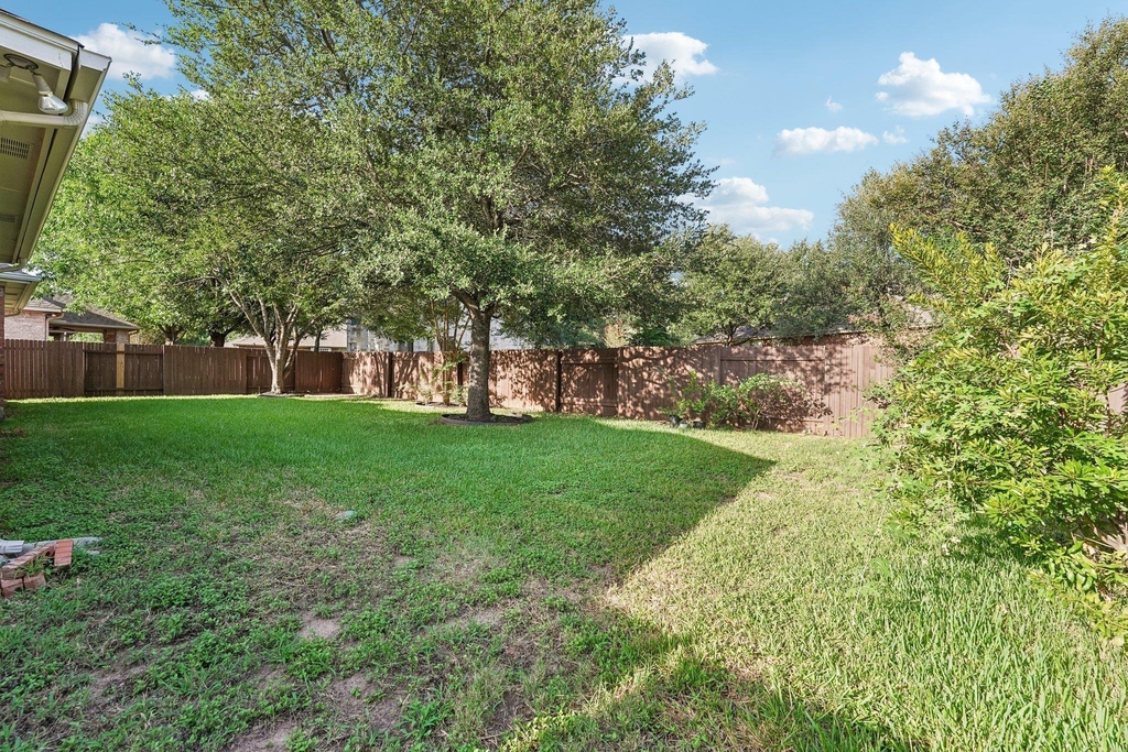 10028 Lisi Anne Dr - Photo 33