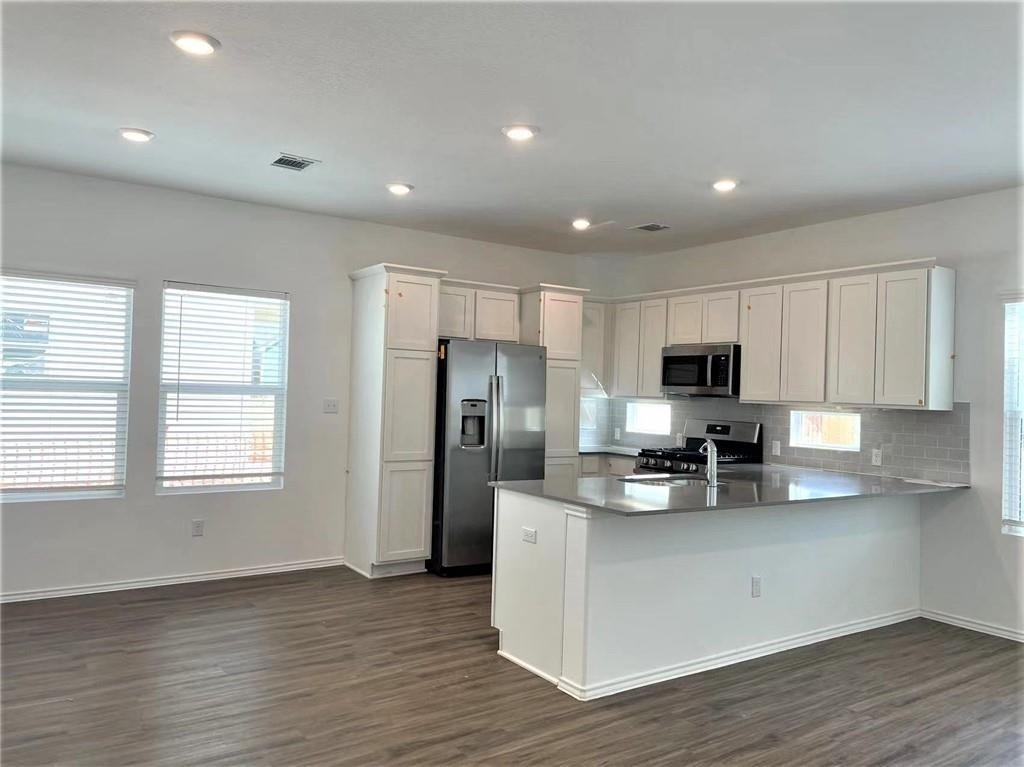 1424 Linwood St - Photo 5
