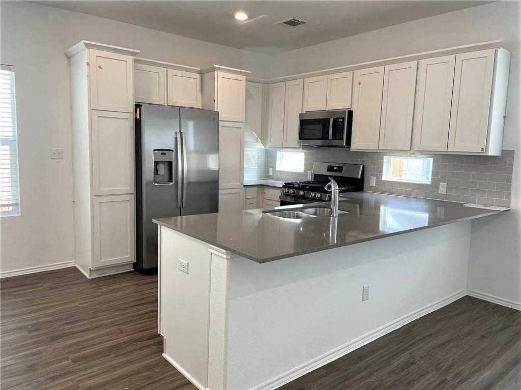 1424 Linwood St - Photo 2