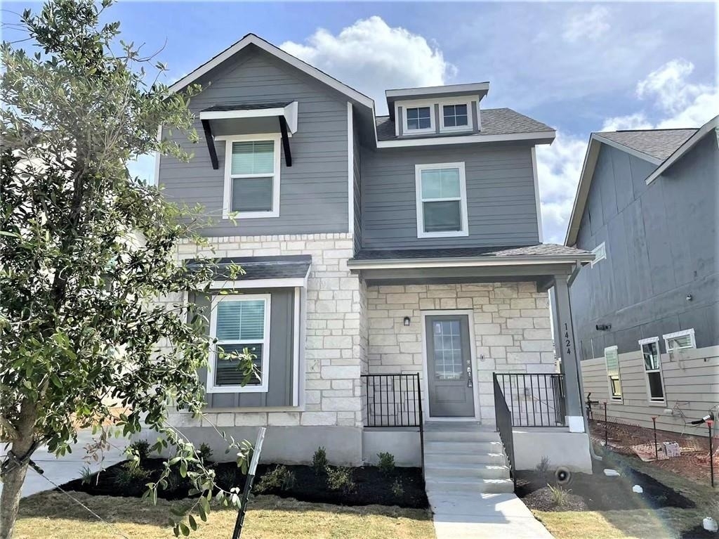 1424 Linwood St - Photo 0