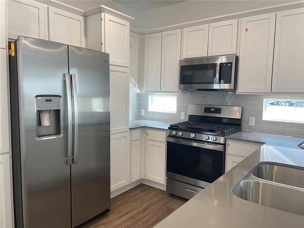 1424 Linwood St - Photo 3