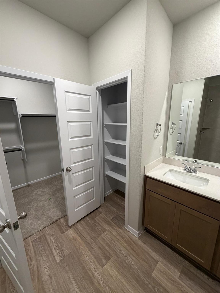 2615 Derwent Dr - Photo 5