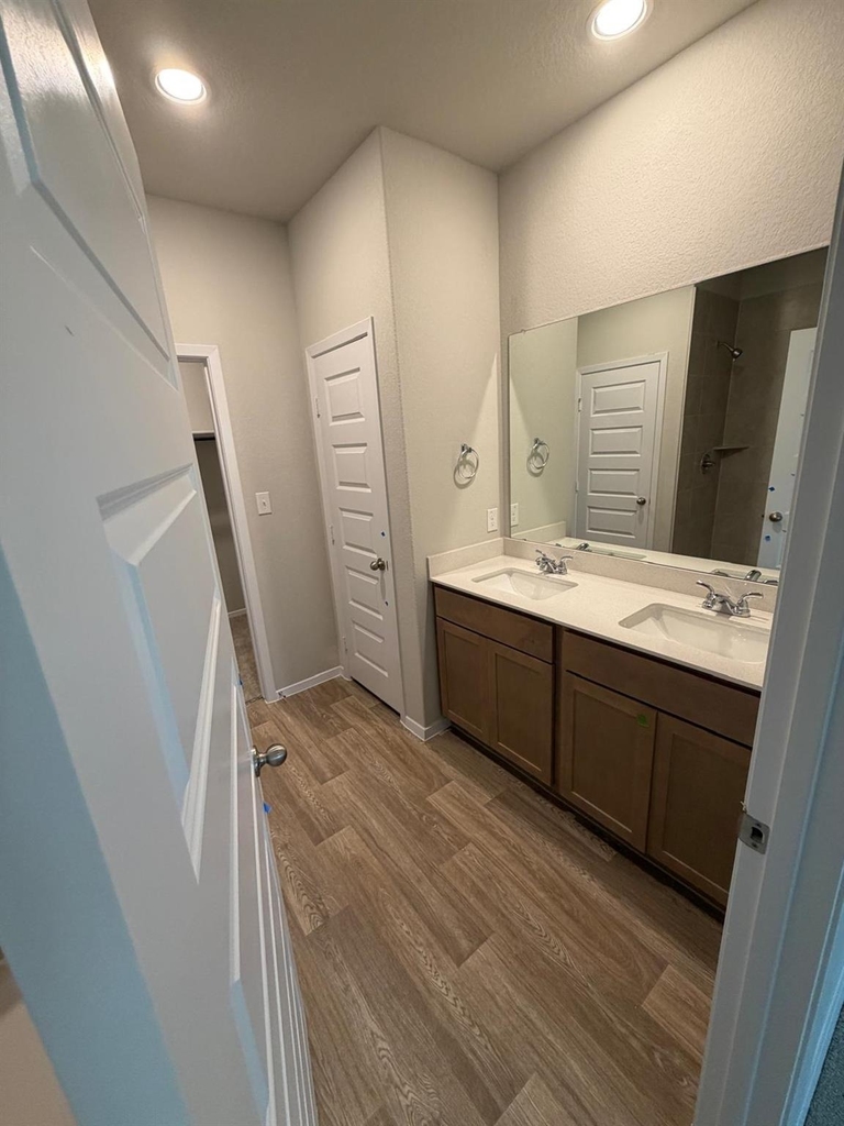 2615 Derwent Dr - Photo 17