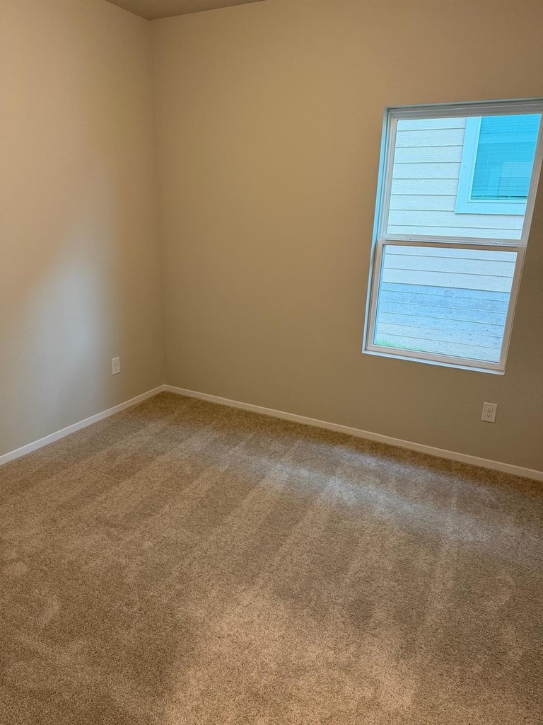 2615 Derwent Dr - Photo 13