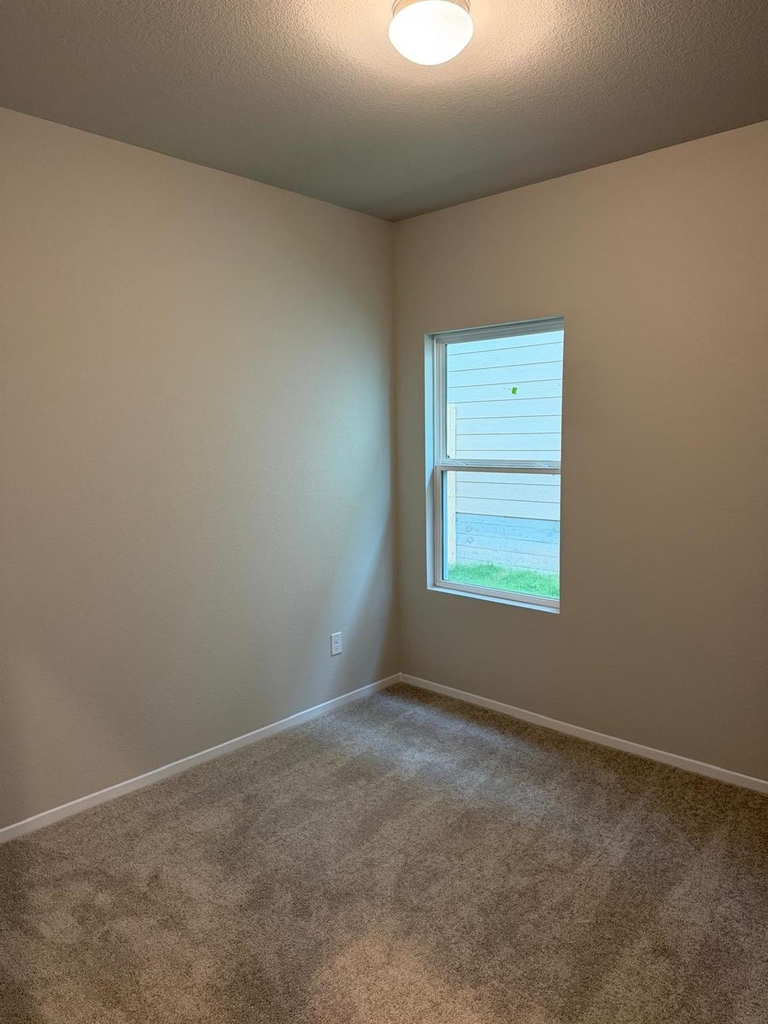 2615 Derwent Dr - Photo 8