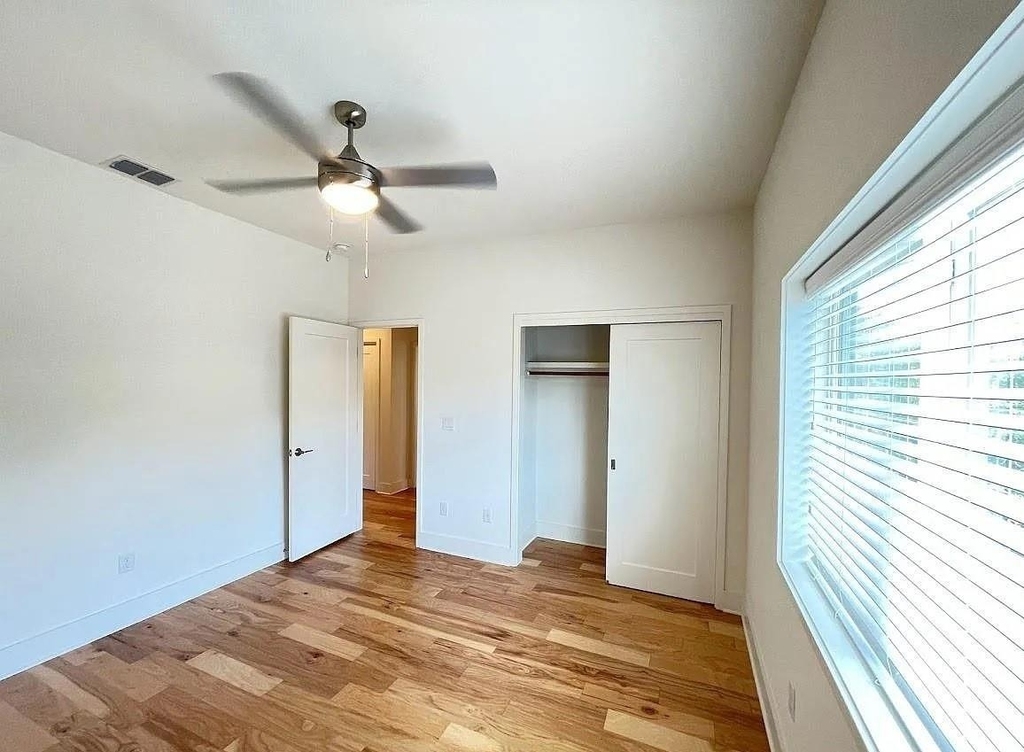 2101 Montopolis Dr - Photo 9