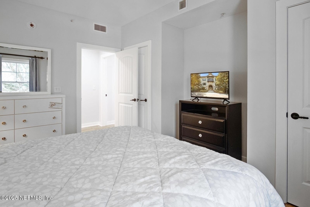 945 Registry Boulevard - Photo 18