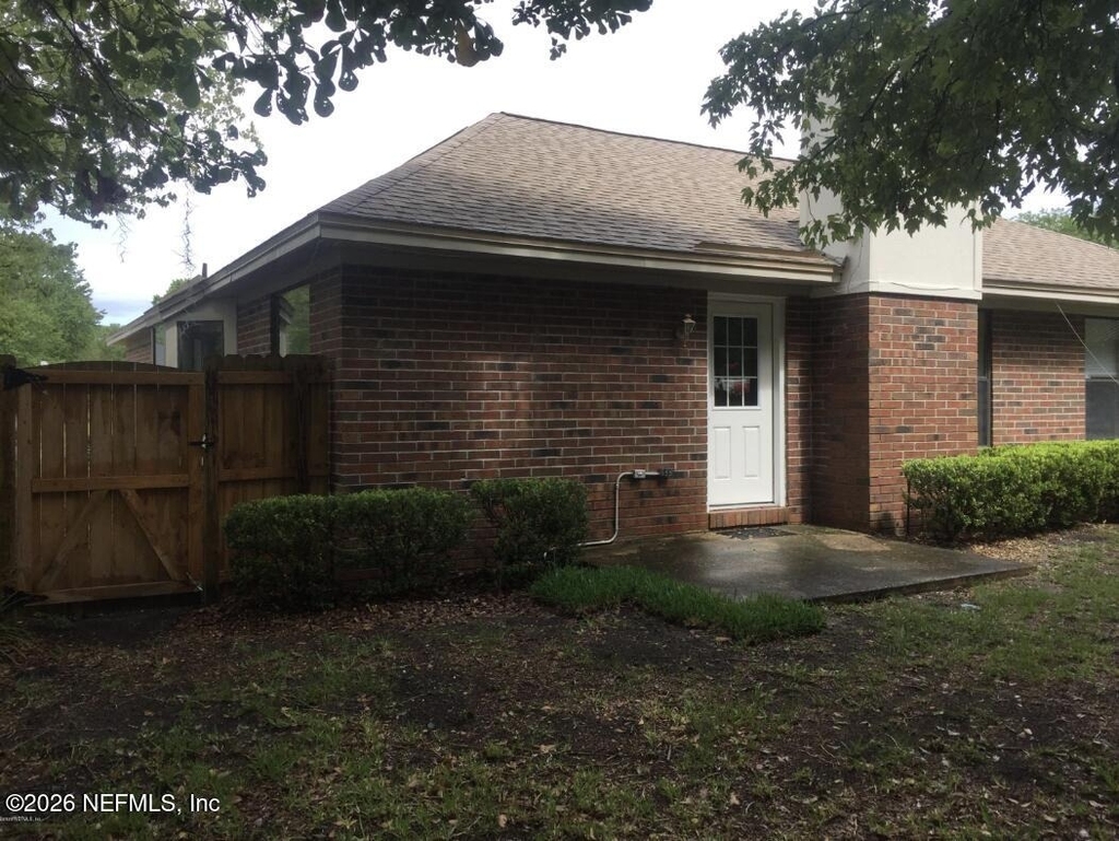 5058 Acre Estates Drive W - Photo 8