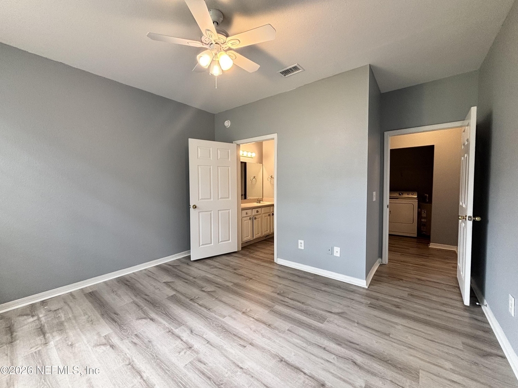 13703 Richmond Park Drive N - Photo 12