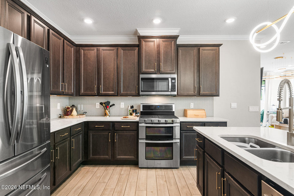 330 Greenway Lane - Photo 10