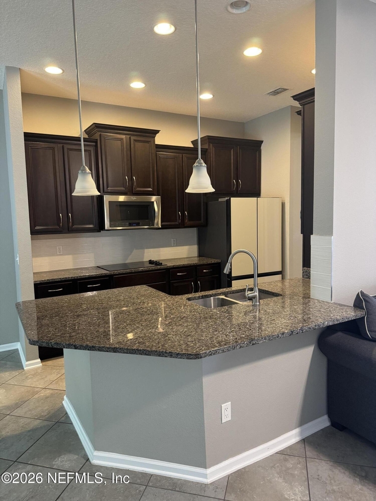 5409 Parkside Lakes Drive - Photo 2