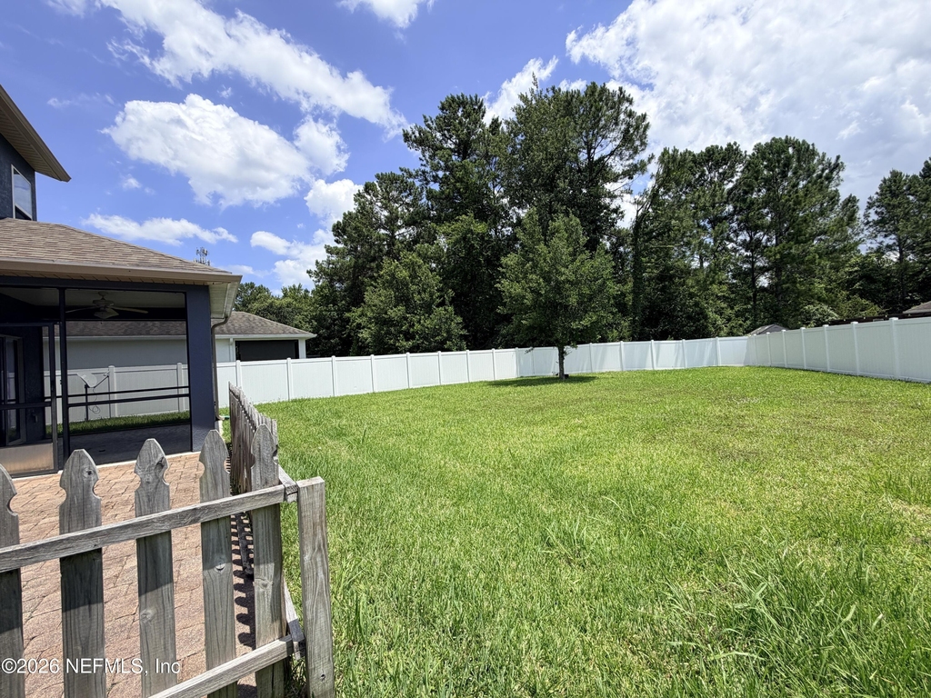 15991 Baxter Creek Drive - Photo 18