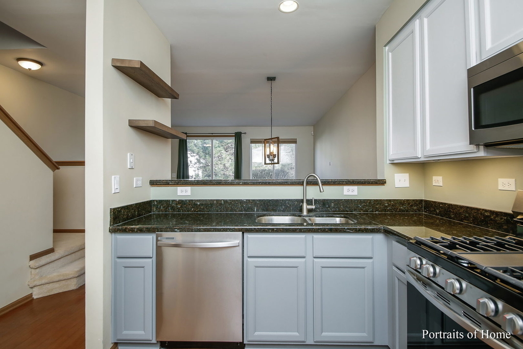 2010 Fulham Drive - Photo 6