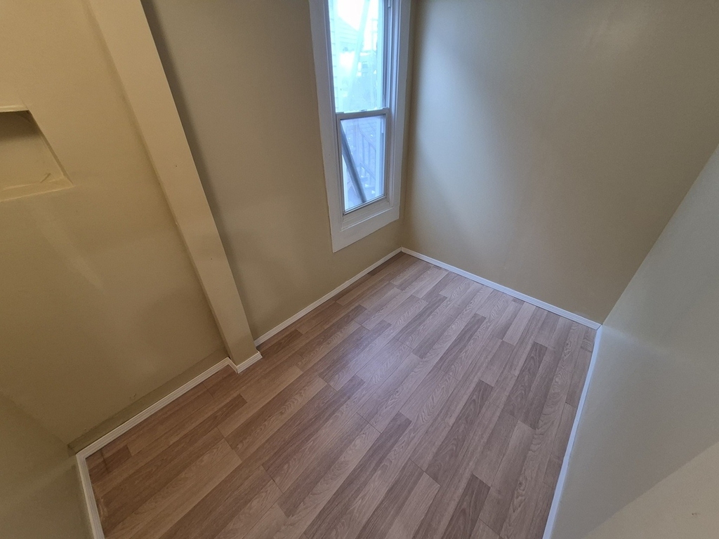 2046 W 19th Street - Photo 8