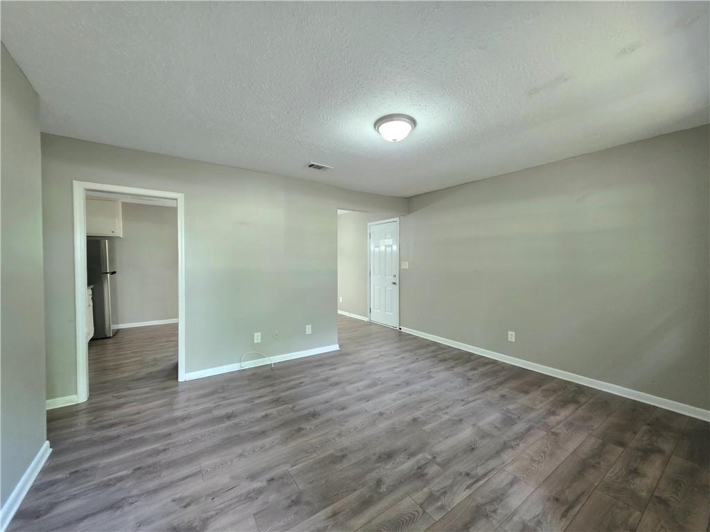 3460 Meadowview Drive - Photo 3