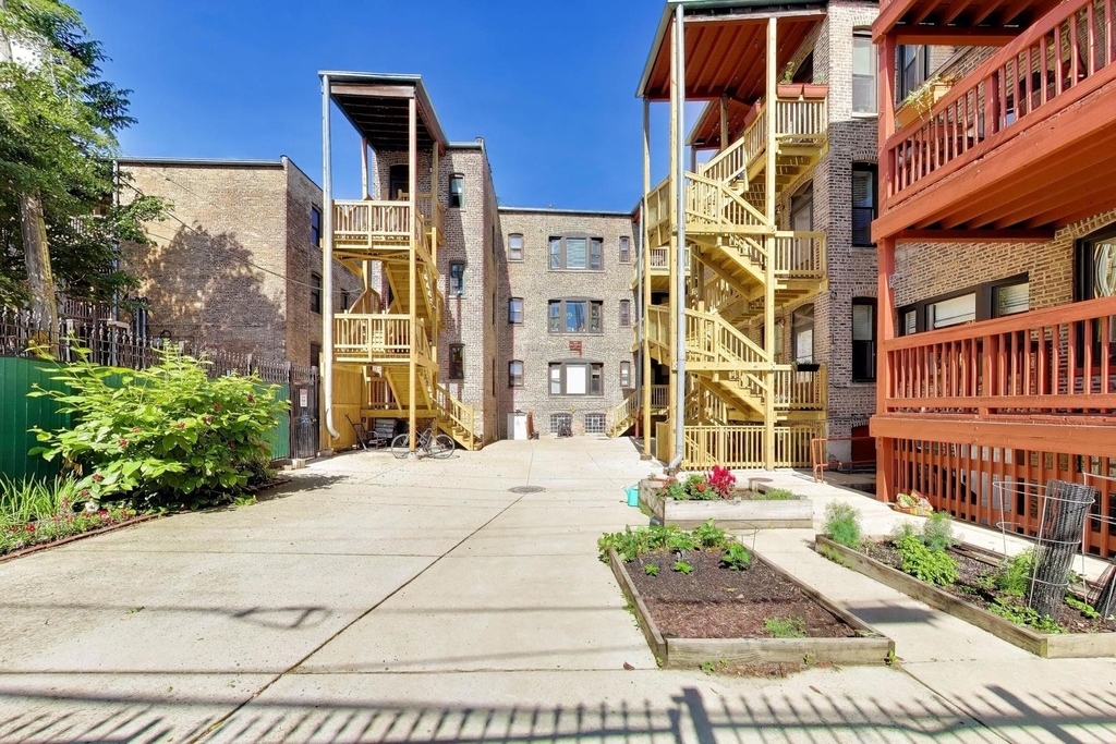 3149 W Lyndale Street - Photo 25
