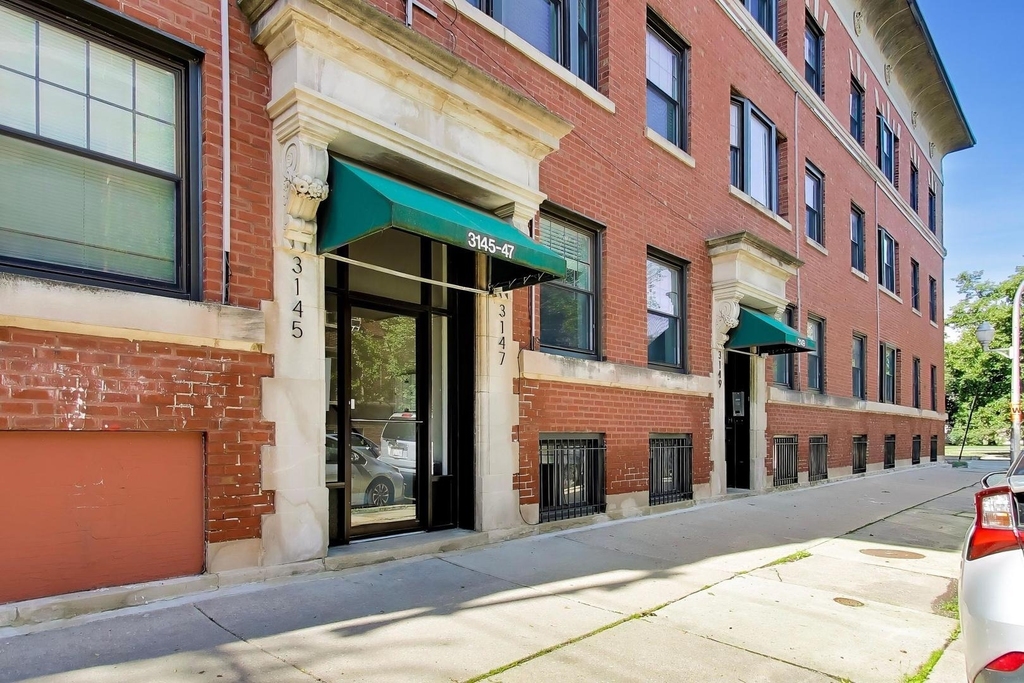 3149 W Lyndale Street - Photo 1