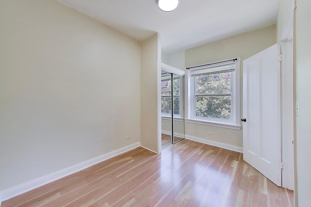 3149 W Lyndale Street - Photo 14