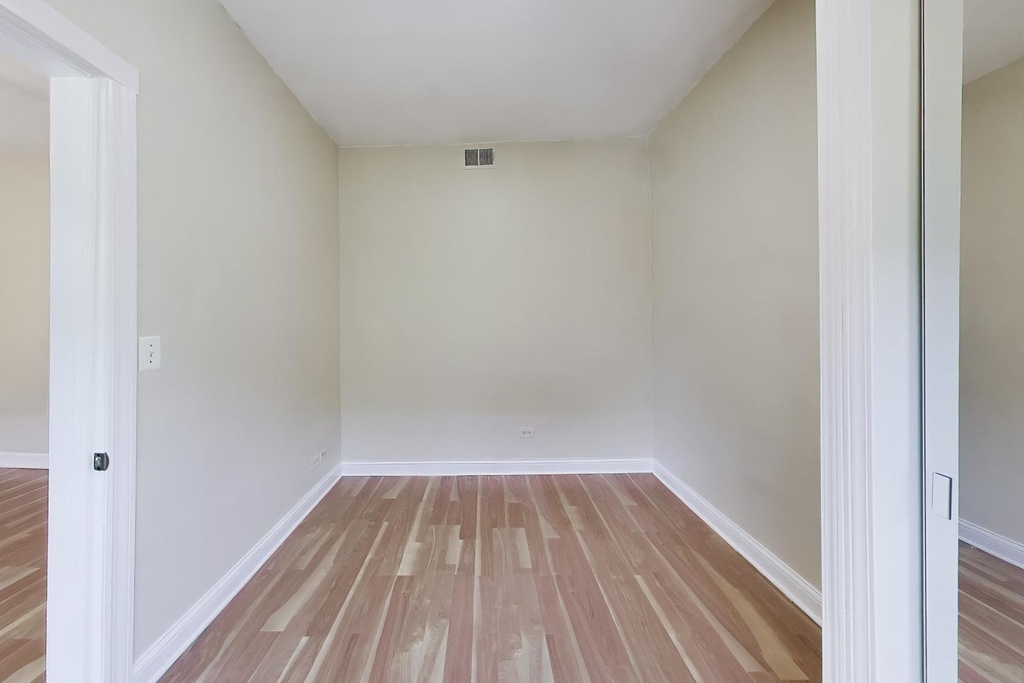 3149 W Lyndale Street - Photo 16