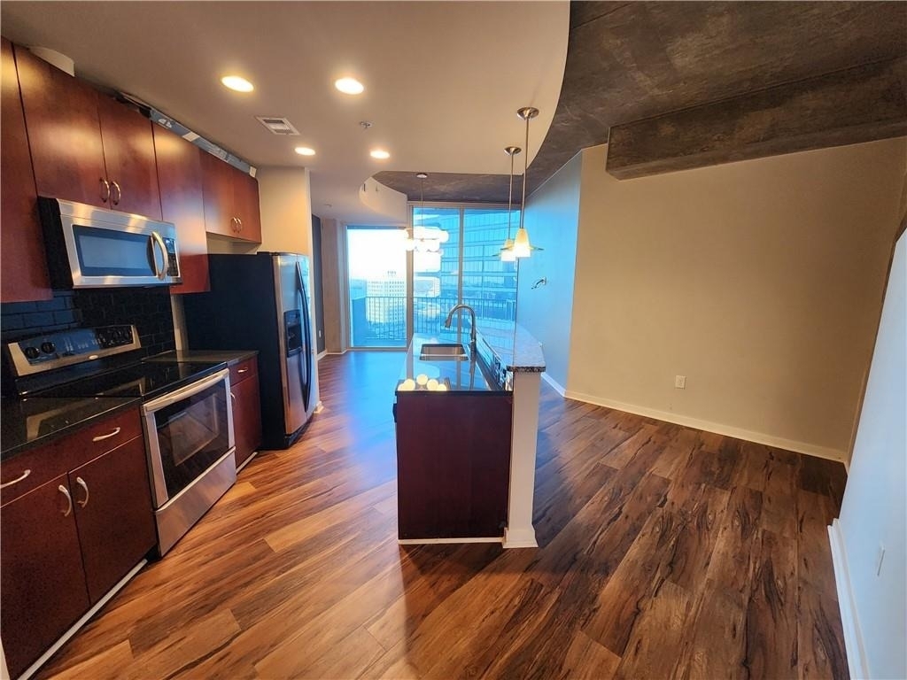 400 W Peachtree Street Nw - Photo 0