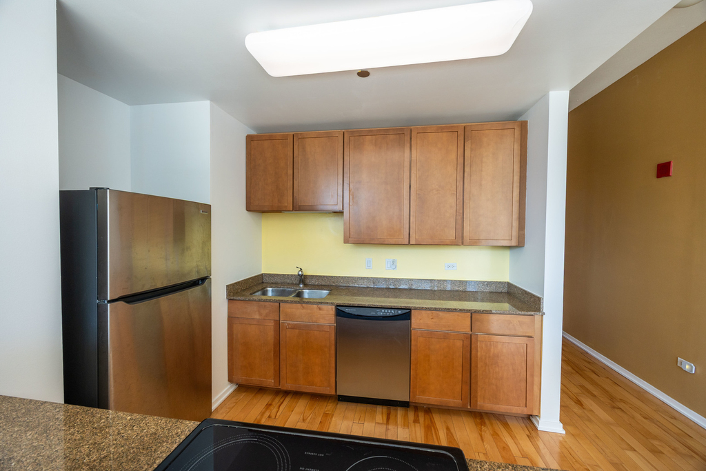 1000 W Leland Avenue - Photo 13