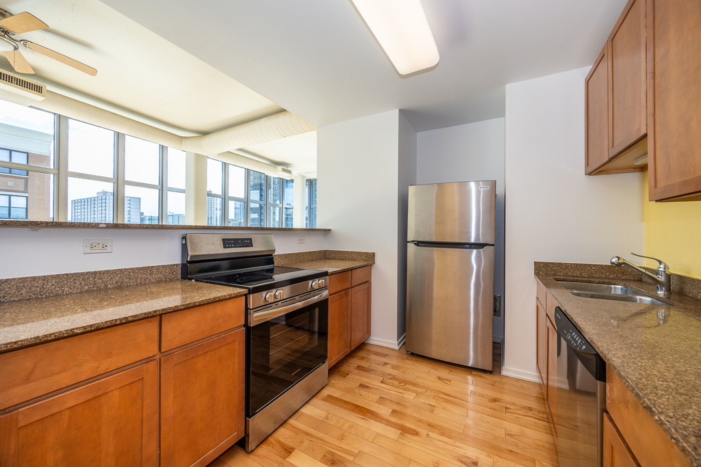 1000 W Leland Avenue - Photo 11