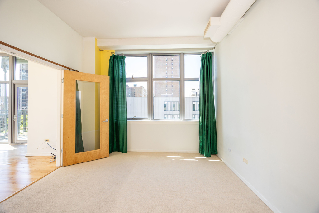 1000 W Leland Avenue - Photo 9