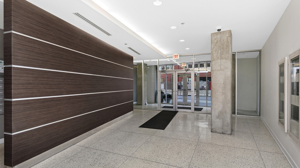 1000 W Leland Avenue - Photo 1