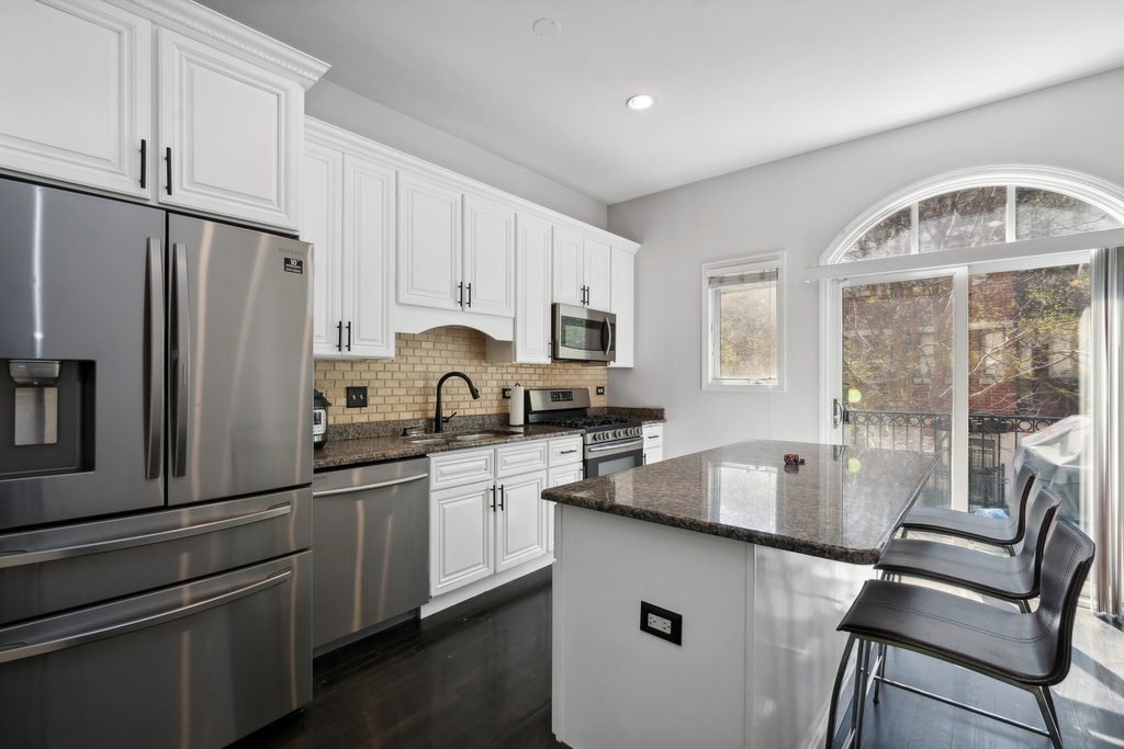 1816 S Calumet Avenue - Photo 5