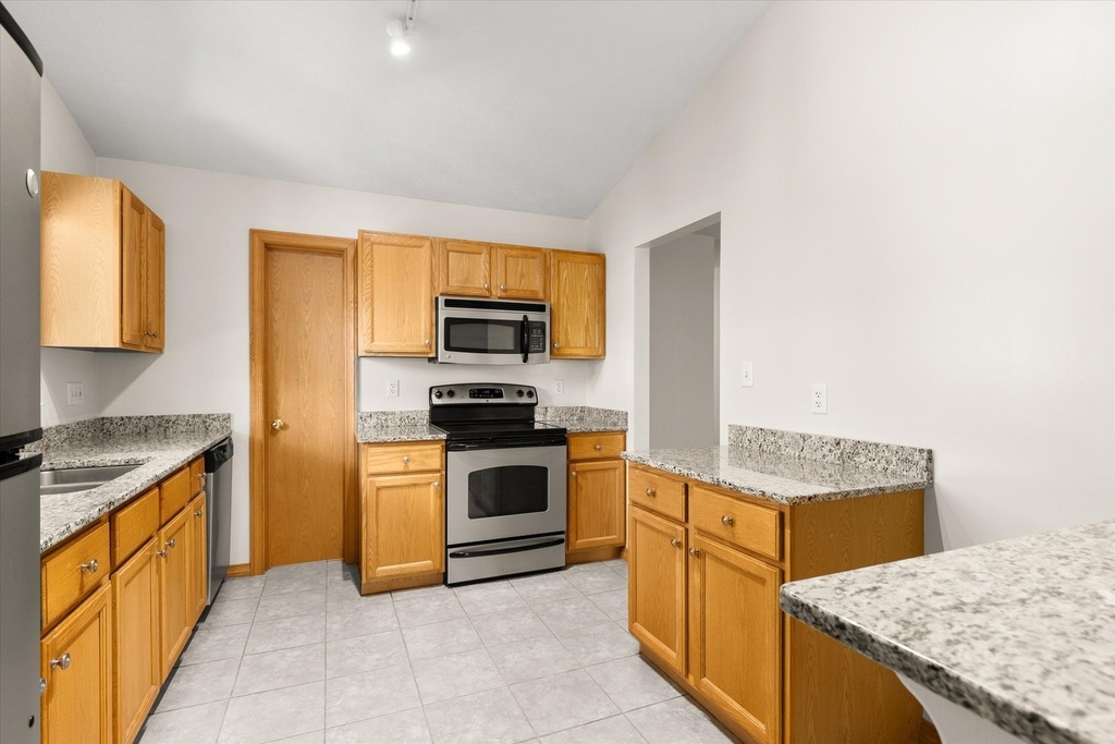 2427 Reynolds Manor Drive - Photo 9