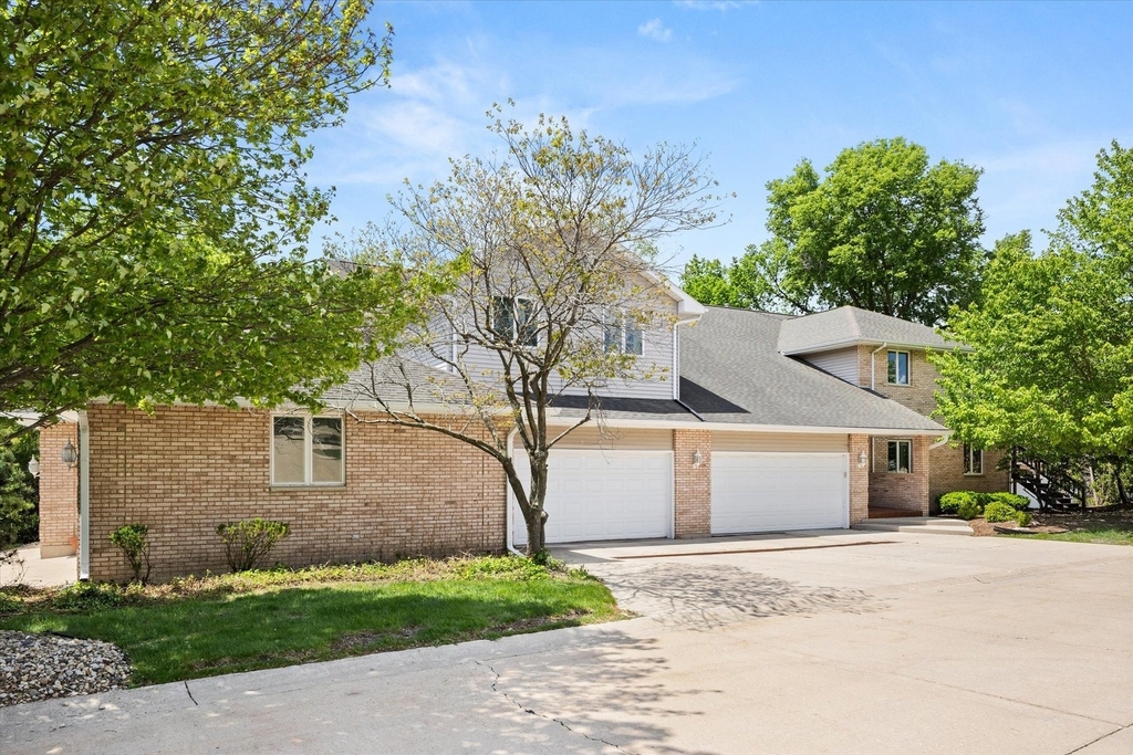 2427 Reynolds Manor Drive - Photo 0