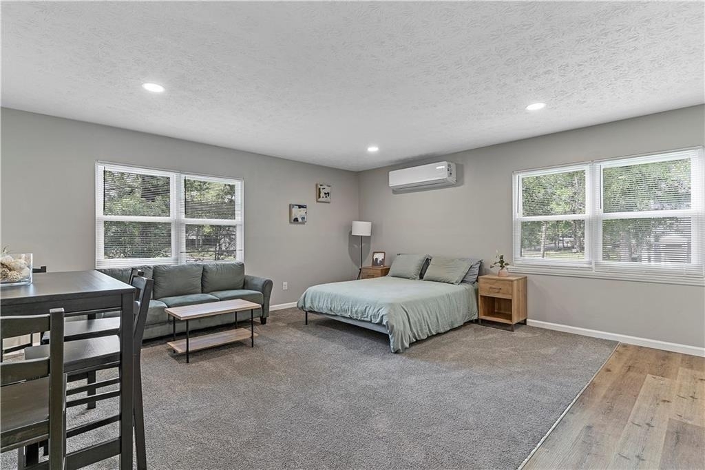 1701 Hawthorne Avenue - Photo 1