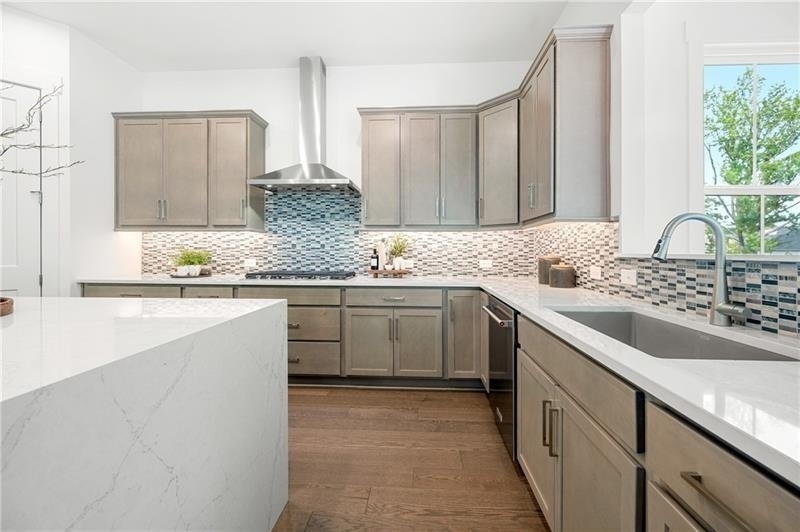2815 Medford Drive - Photo 2