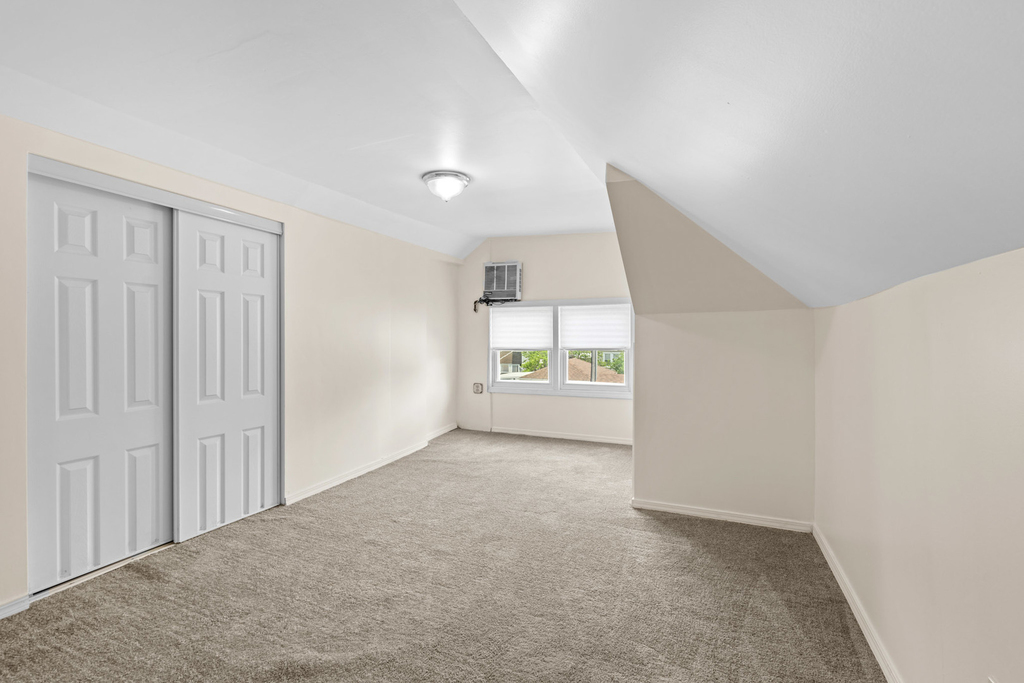 1447 Cuyler Avenue - Photo 12