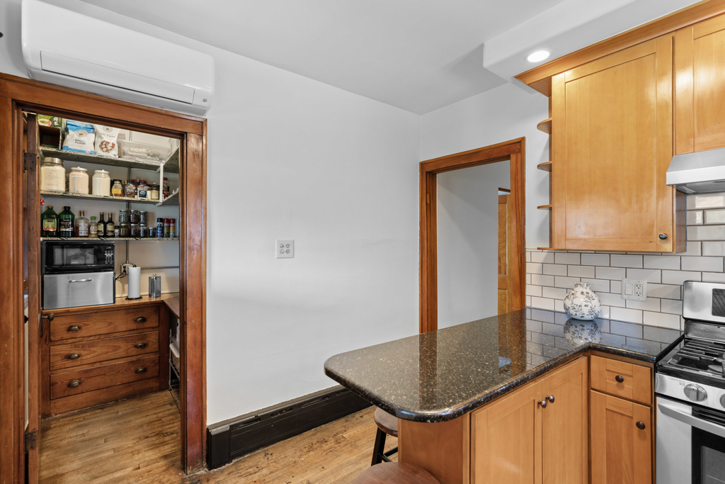 1447 Cuyler Avenue - Photo 10
