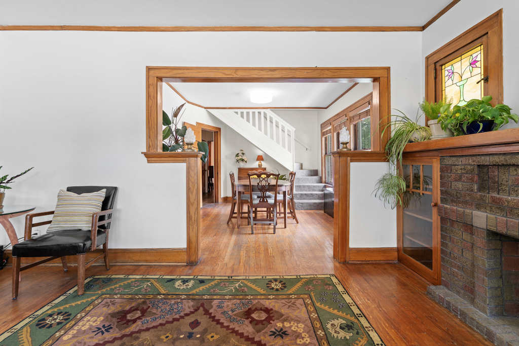 1447 Cuyler Avenue - Photo 4