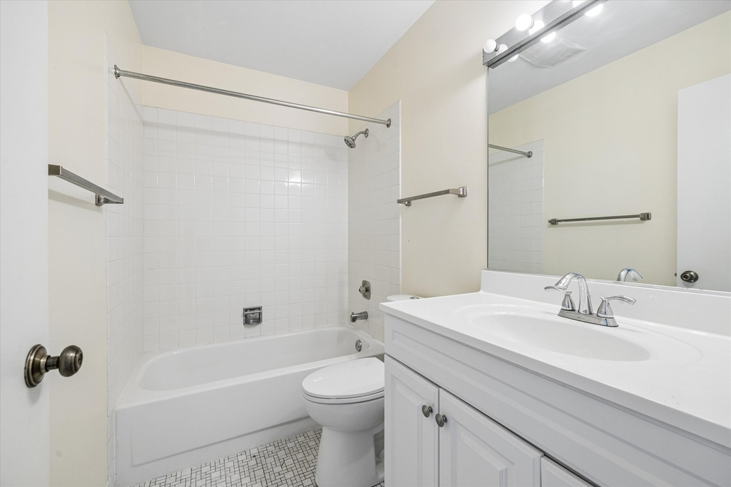826 Thornton Court - Photo 12