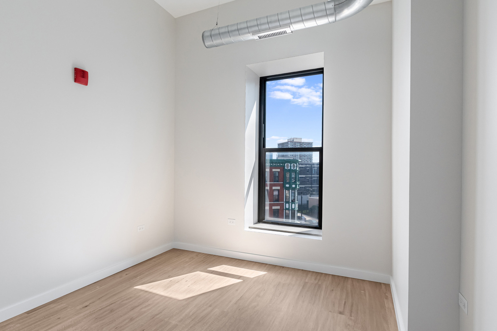 805 N Milwaukee Avenue - Photo 15