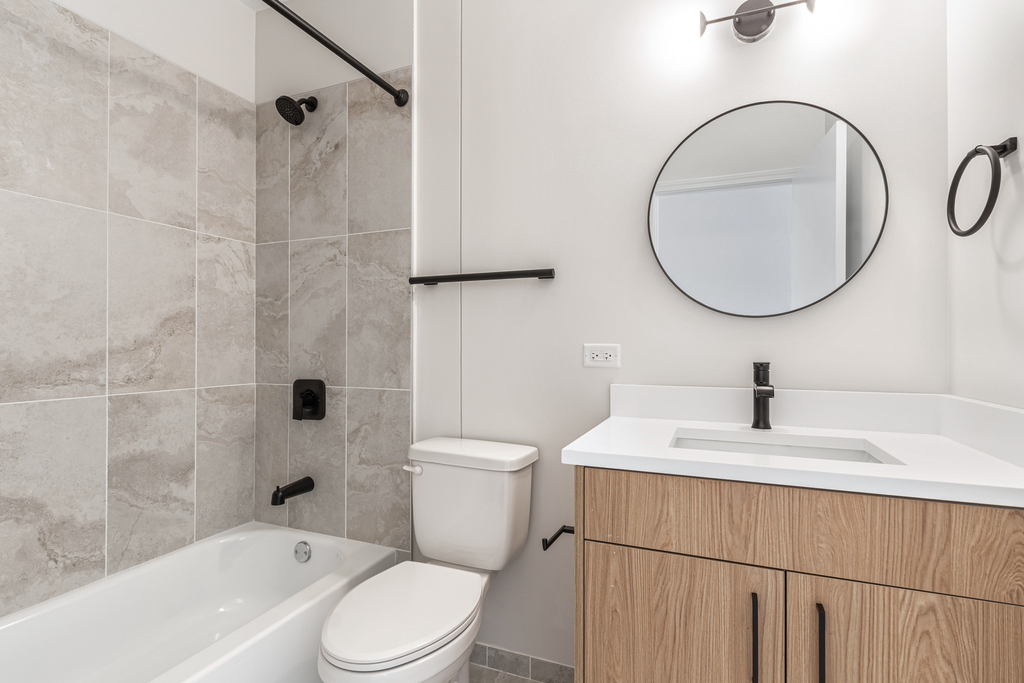 805 N Milwaukee Avenue - Photo 17